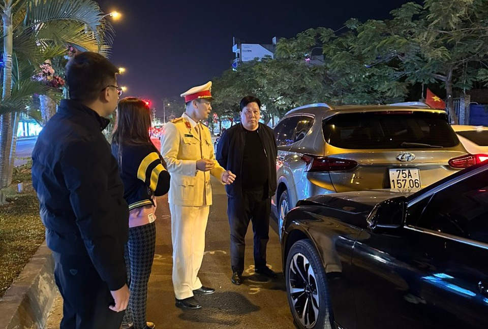 Phòng Cảnh sát giao thông đường bộ - đường sắt tuần tra, kiểm soát phát hiện đối tượng tàng trữ trái phép chất ma túy